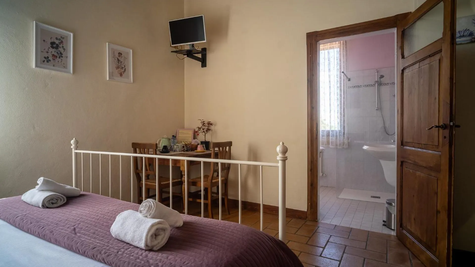 Il Castellaro Bed & Breakfast Borghi Italy